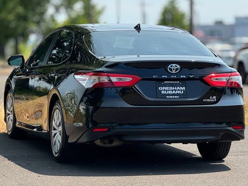Used 2019 Toyota Camry LE FWD image 5