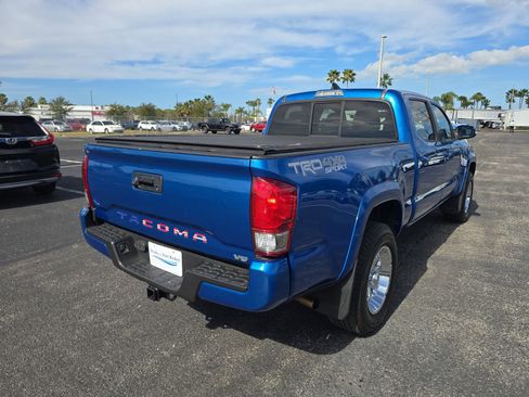 Used 2016 Toyota Tacoma TRD Sport image 4