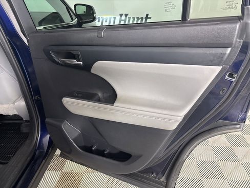 Used 2021 Toyota Highlander XLE image 26