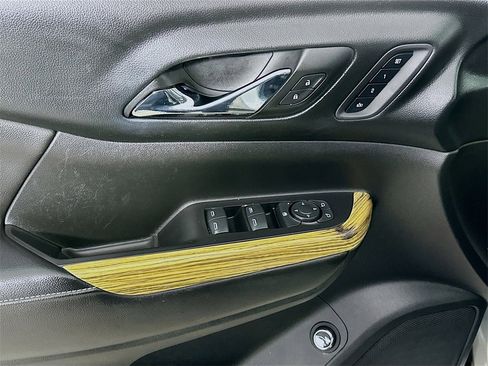 Used 2018 GMC Acadia Denali image 21