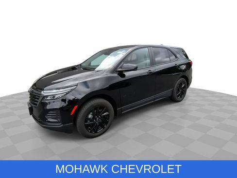 Used 2024 Chevrolet Equinox LS w/ LS Convenience Package AWD/4WD image 4