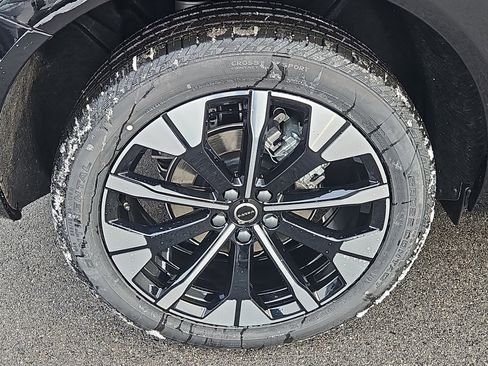 New 2026 Volvo XC60 B5 Plus w/ Protection Package Premier image 16