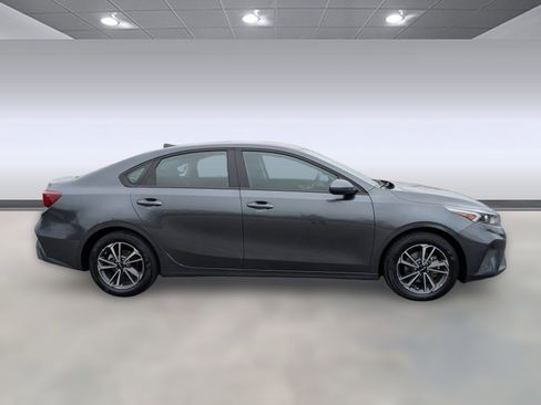 Used 2024 Kia Forte LXS image 7