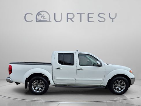 Used 2018 Nissan Frontier SV RWD image 8