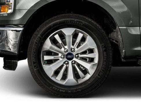 Used 2016 Ford F150 XLT w/ Equipment Group 302A Luxury AWD/4WD image 12