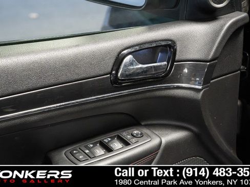 Used 2019 Jeep Grand Cherokee Trailhawk w/ Trailhawk Luxury Group AWD/4WD image 13