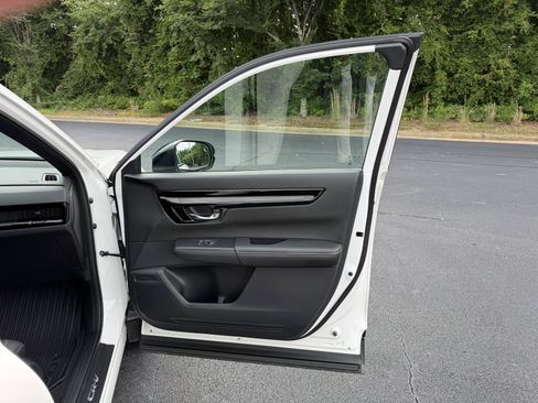 Used 2025 Honda CR-V Sport Touring image 16