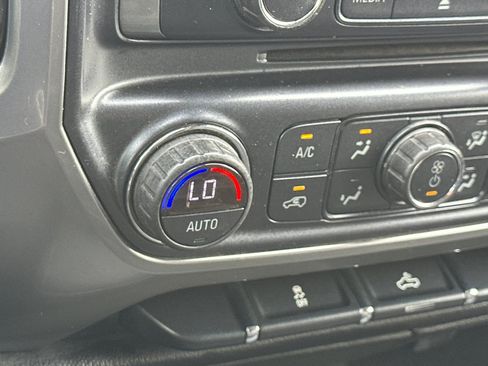 Used 2018 Chevrolet Silverado 1500 LT w/ LT Eassist Package image 28