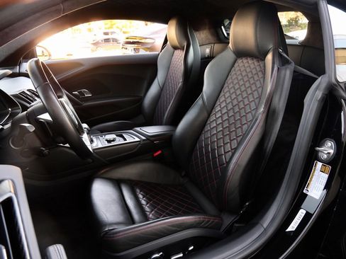 Used 2017 Audi R8 V10 w/ Carbon Exterior Package image 22