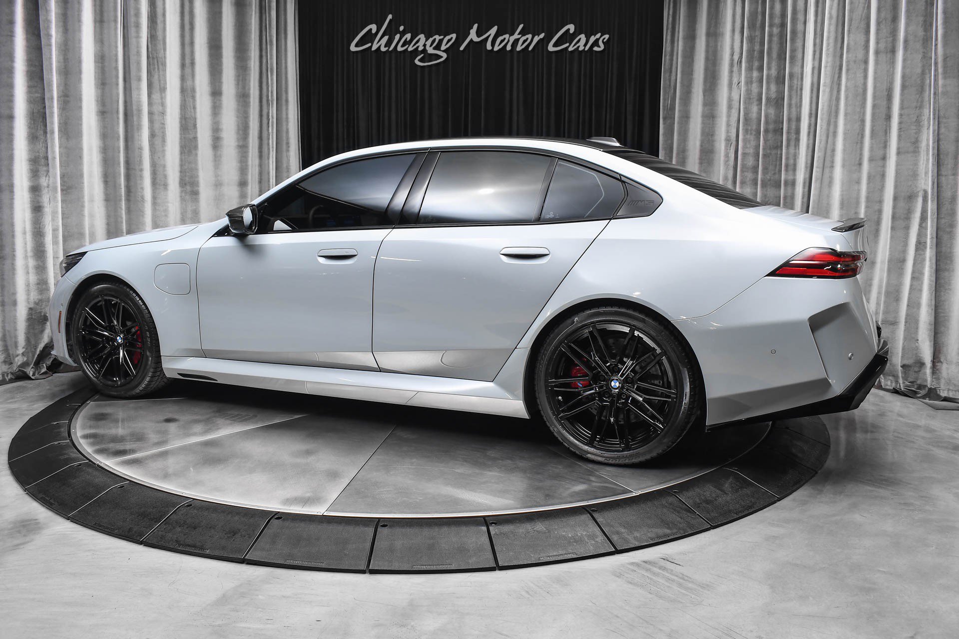 Used 2025 BMW M5 w/ Carbon Package AWD/4WD image 3
