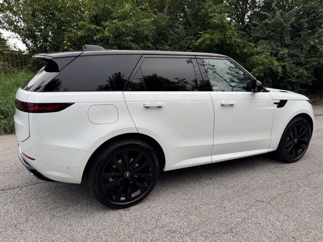 Used 2025 Land Rover Range Rover Sport Dynamic SE AWD/4WD image 5