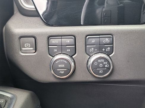 Used 2022 GMC Sierra 1500 Elevation w/ Elevation Premium Package image 33