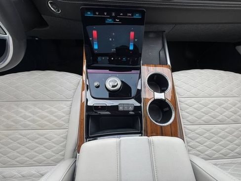Certified 2025 Cadillac Escalade ESV Sport Platinum AWD/4WD image 11