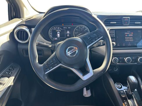 Used 2021 Nissan Versa SV image 13