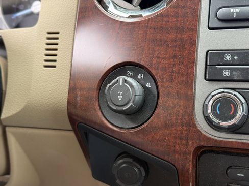 Used 2012 Ford F250 King Ranch w/ King Ranch w/Chrome Pkg image 23