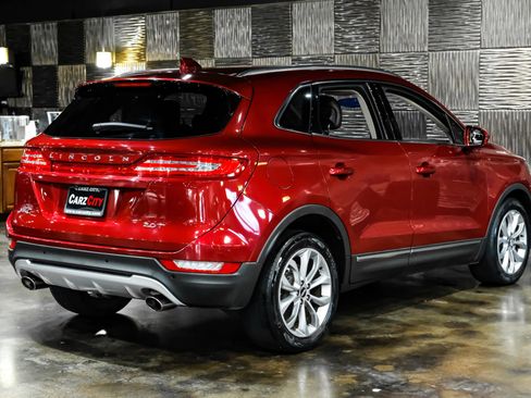 Used 2017 Lincoln MKC Select w/ Select Plus Package FWD image 9