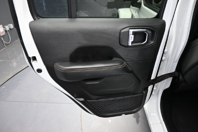 Used 2025 Jeep Wrangler Unlimited Sahara AWD/4WD image 13