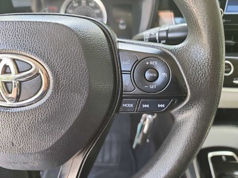 Used 2022 Toyota Corolla LE FWD image 18