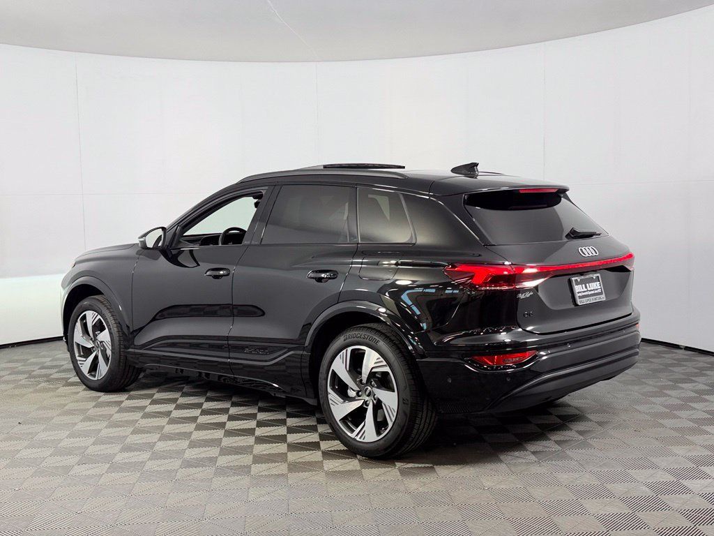 Used 2025 Audi Q6 e-tron Premium Plus w/ Premium Plus AWD/4WD image 10