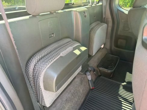 Used 2011 Nissan Frontier SV w/ SV Premium Utility Pkg AWD/4WD image 24