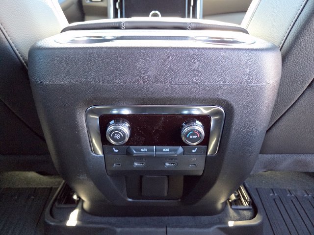 New 2026 GMC Yukon Denali w/ Denali Reserve Package AWD/4WD image 27