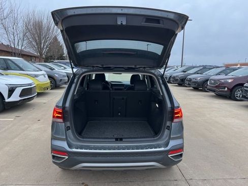 Used 2024 Volkswagen Taos SE image 10