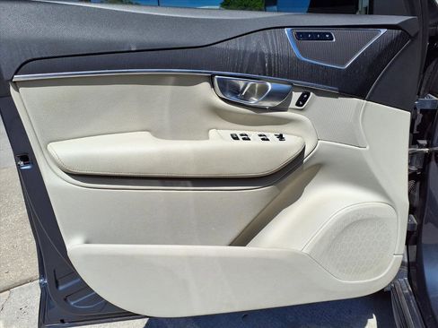 Used 2020 Volvo XC90 T5 Momentum w/ Protection Package Premier image 21