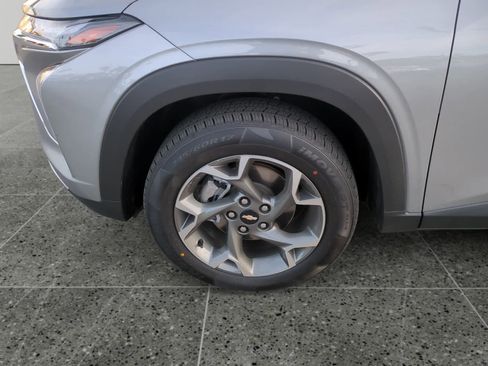 Used 2024 Chevrolet Trax LT image 14