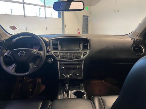 Used 2017 Nissan Pathfinder SL w/ SL Premium Package image 31