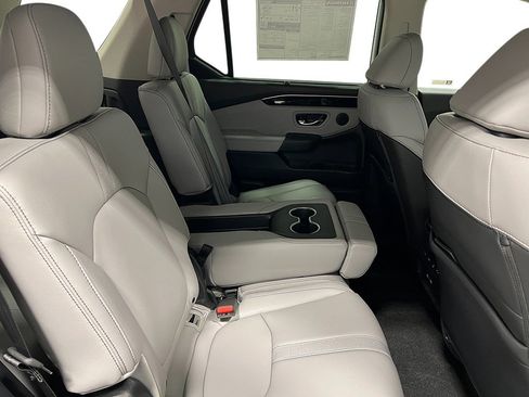 New 2025 Honda Pilot Touring image 30
