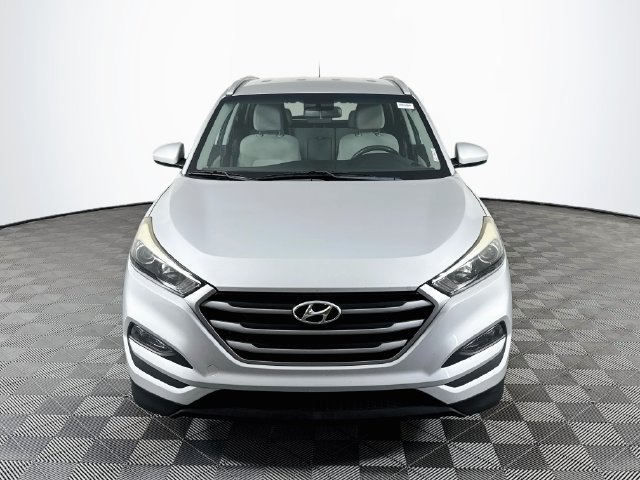 Used 2017 Hyundai Tucson SE w/ SE Popular Package 02 AWD/4WD image 2