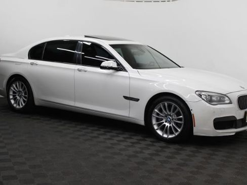 Used 2015 BMW 750Li xDrive AWD/4WD image 3