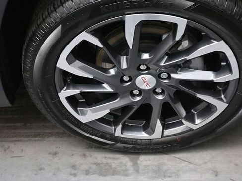 Used 2024 GMC Terrain SLT w/ Infotainment Package II image 29