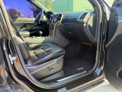 Used 2014 Jeep Grand Cherokee Limited w/ Luxury Group II AWD/4WD image 13