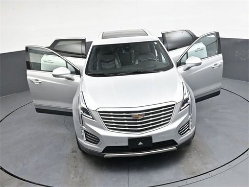 Used 2017 Cadillac XT5 Platinum image 34