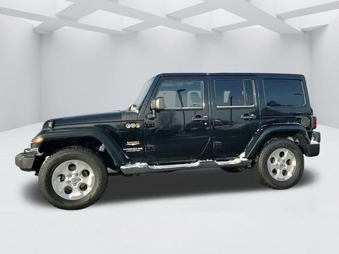 Used 2015 Jeep Wrangler Unlimited Sahara w/ Connectivity Group image 8