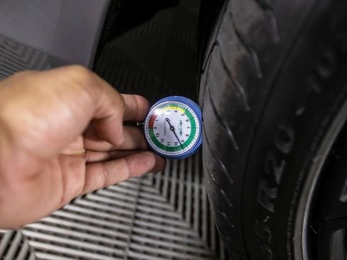 Used 2022 BMW 750i xDrive w/ M Sport Package image 46