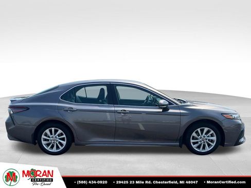 Used 2024 Toyota Camry SE FWD image 6