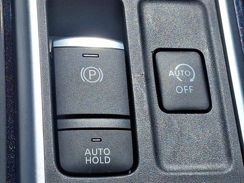 Used 2024 Nissan Pathfinder Platinum image 27