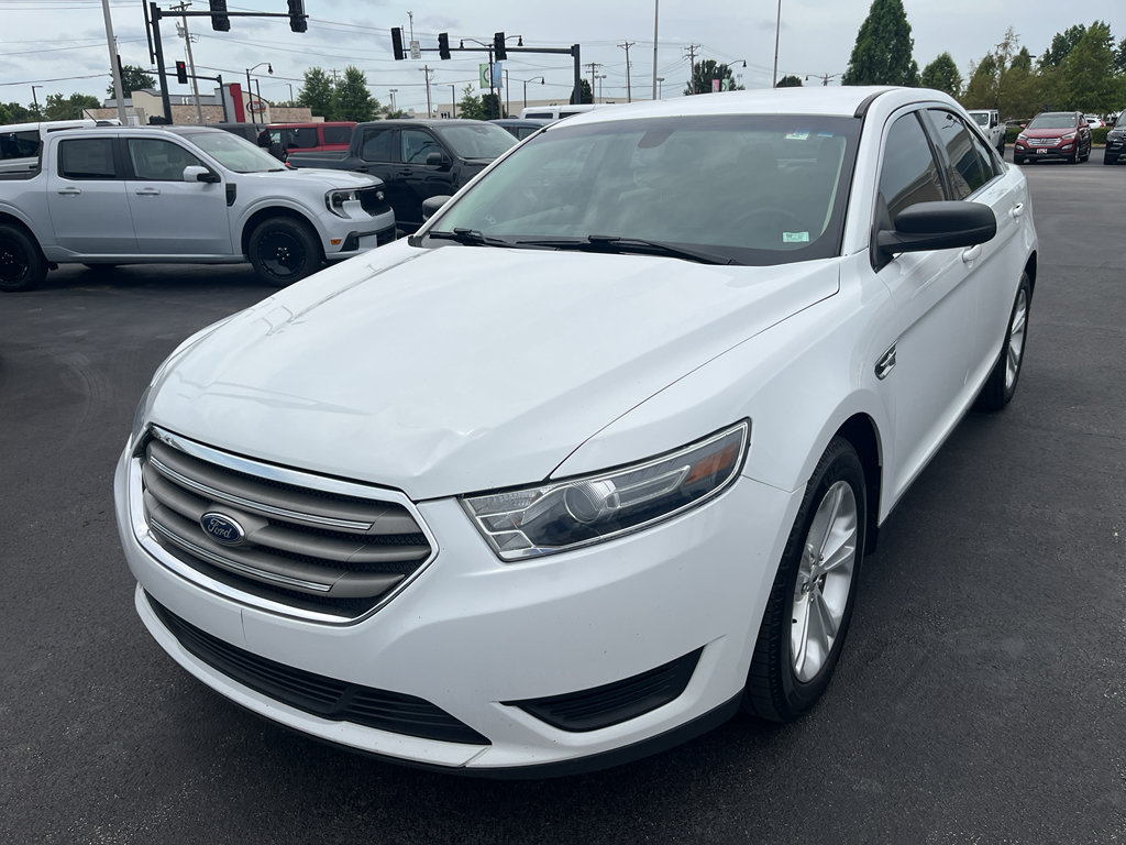 Used 2019 Ford Taurus SE FWD image 3