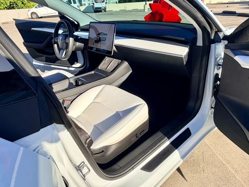Used 2023 Tesla Model 3 Standard Range RWD image 18