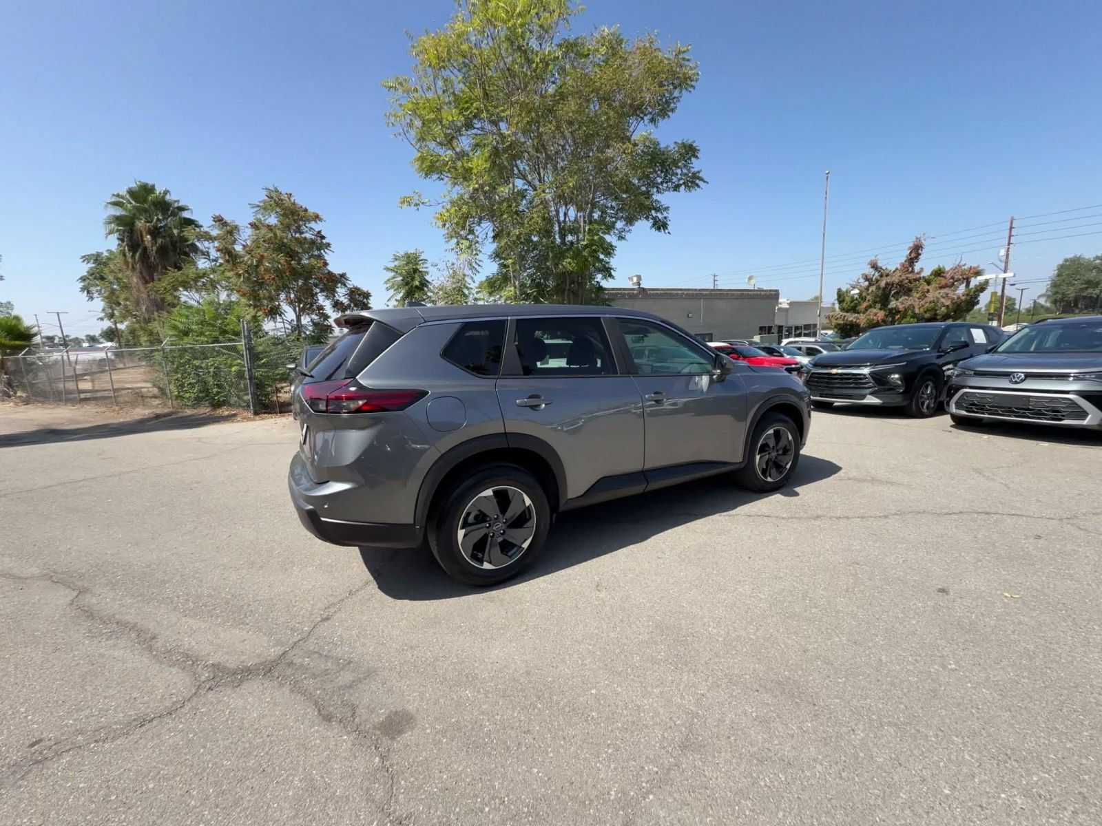 Used 2025 Nissan Rogue SV FWD image 13