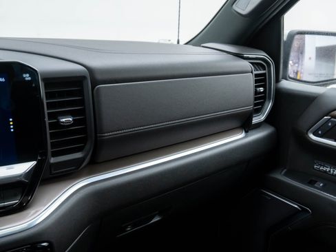 Used 2022 Chevrolet Silverado 1500 High Country w/ Z71 Off-Road Package image 30