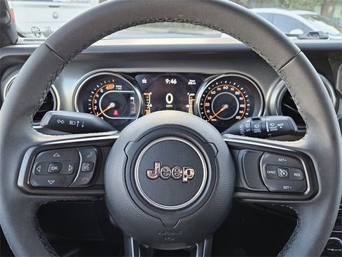 Used 2023 Jeep Wrangler Unlimited Sport image 11