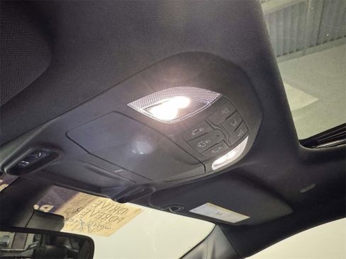 Used 2022 Chrysler Pacifica Limited w/ S Appearance Package image 26