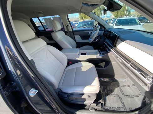 Used 2025 Hyundai Santa Fe SEL AWD/4WD image 29