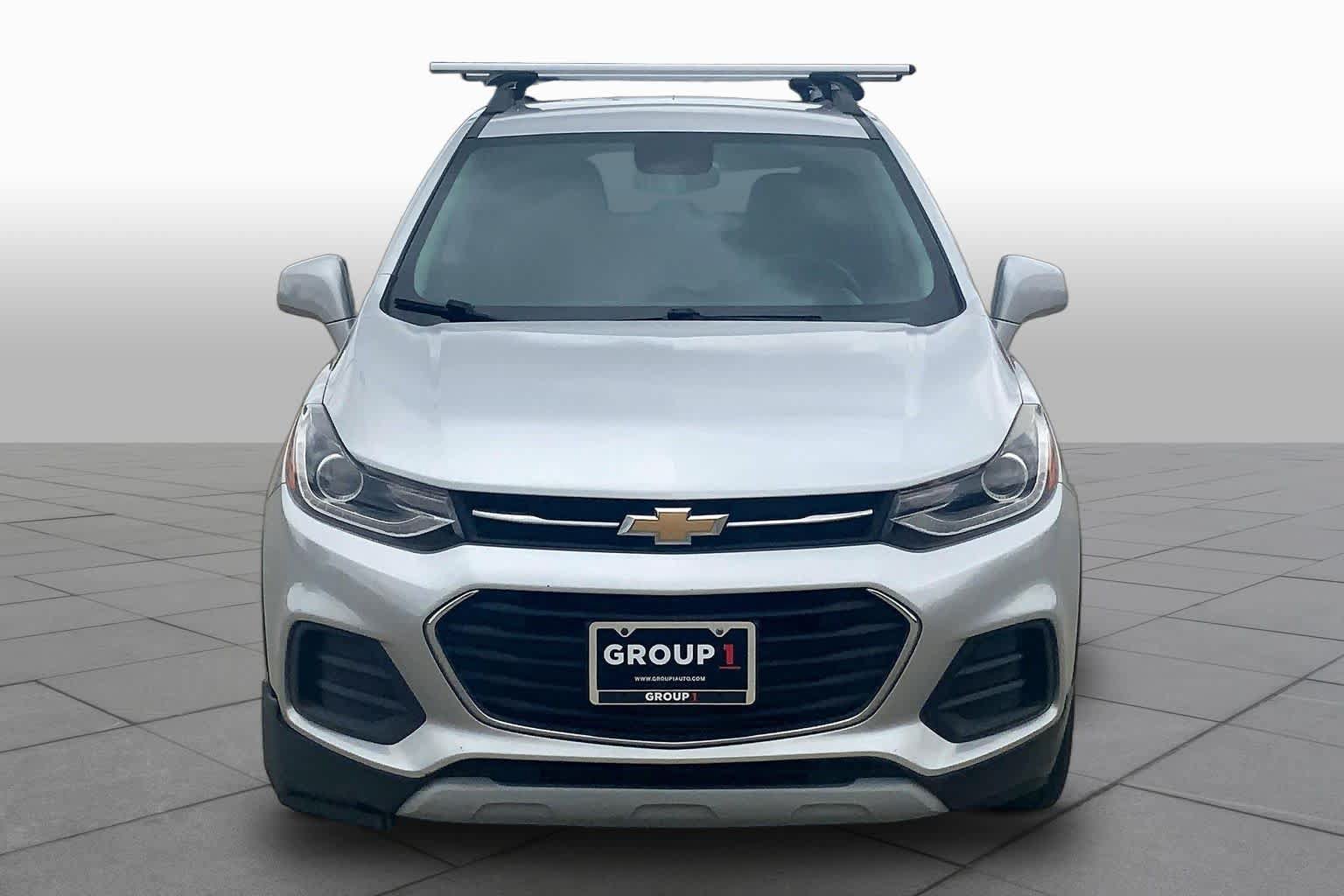 Used 2019 Chevrolet Trax LT w/ LT Convenience Package FWD image 3