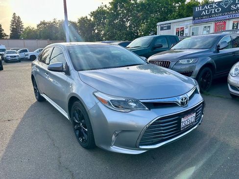 Used 2016 Toyota Avalon XLE FWD image 3