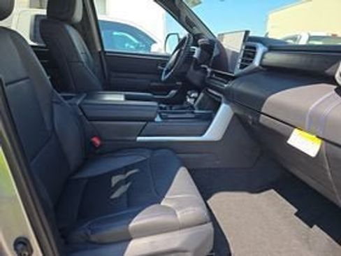 Used 2025 Toyota Tundra Platinum AWD/4WD image 8