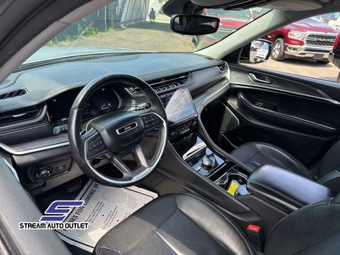 Used 2022 Jeep Grand Cherokee L Limited image 38